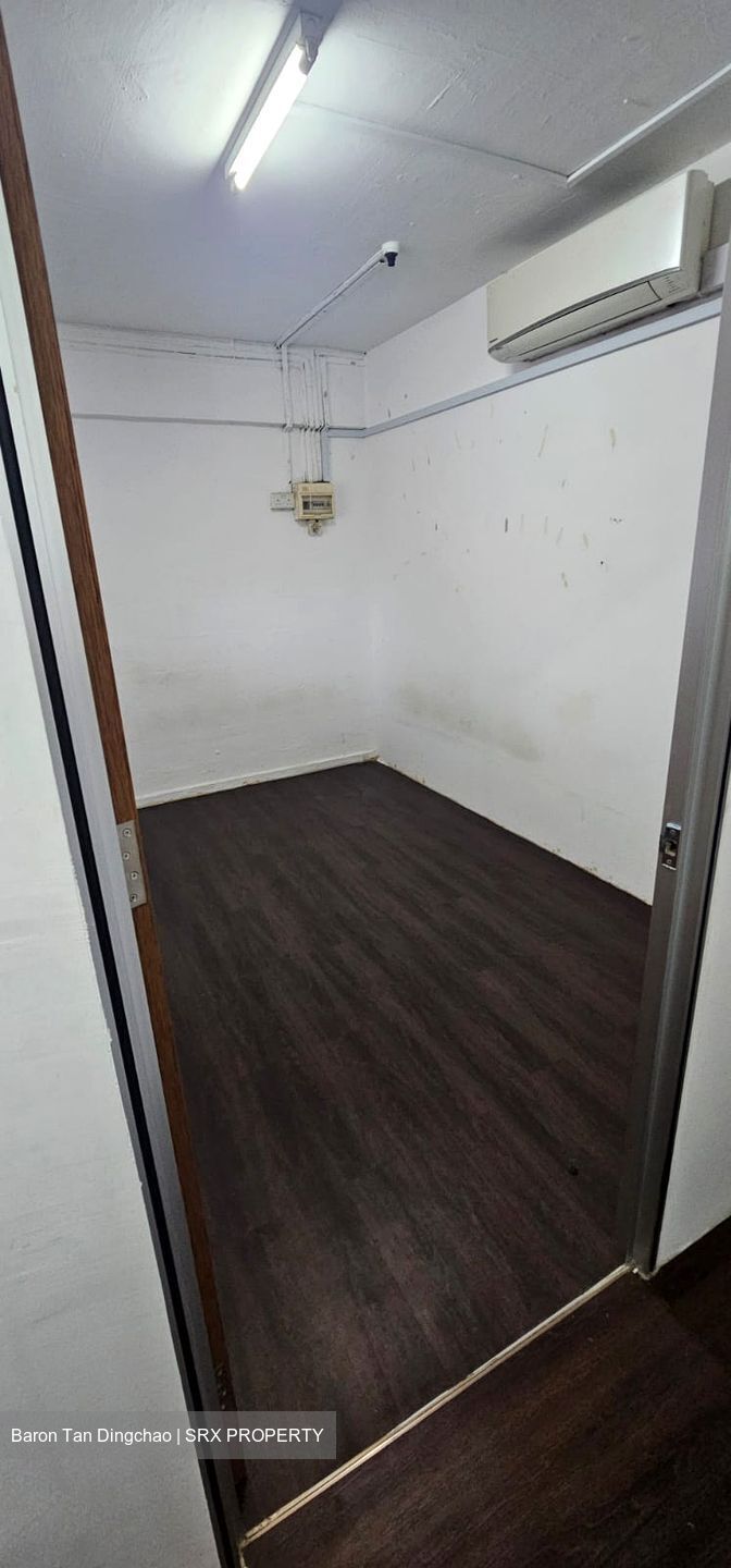 Hougang Avenue 1 (D19), Office #614327951